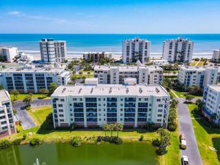 OW15-401 Spacious Oceanwalk Corner Condo with Water Views and Easy Beach Access - 1