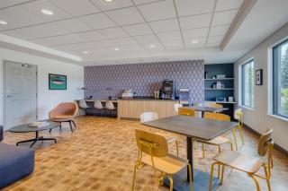 Best Western Byron Center - 7