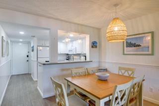 Resort Condo Steps to Beach Snowbirds Welcome! - 3