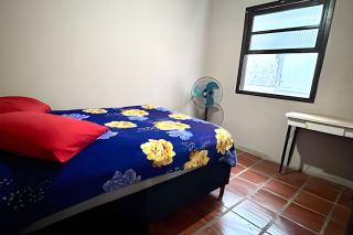 Casa na Praia de Caiobá com Quintal enorme - 9