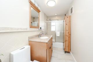 Eastie Roomy 3BR with Easy City and Airport Access - Boston - 3