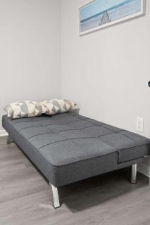 10 Min to Downtown - Smart Tvs - Fast Wi-Fi - 1