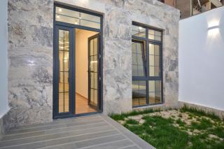 beautyful house with garden - 5