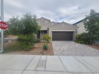 Entire Guest Suite With Bedroom, Lounge, Bath, and Laundry - 1