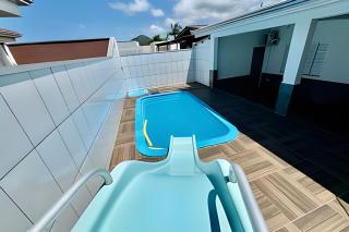 Casa com Piscina e Ar Condicionado - 0