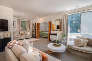 The Malibu Retreat Apartments - 8