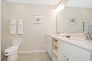 3141-202RF STOREY LAKE, CONDO 2/2 LAKE VIEW - 2