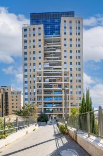 Deluxe 5BR Dream Stay at Bayit Vegan - 3