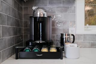 Hood Canal Escape- upscale meets the rocky shores! - Belfair - 4