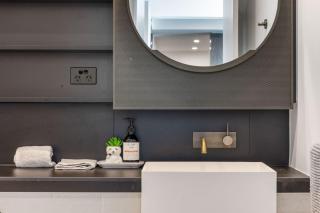 Sky High Brand new 2B2B Apartment at CBD Mel - 3