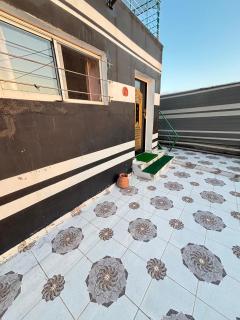 petra towering rock - 4