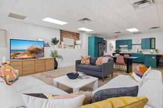 City View Loft by Juniper Holiday + Home - 9