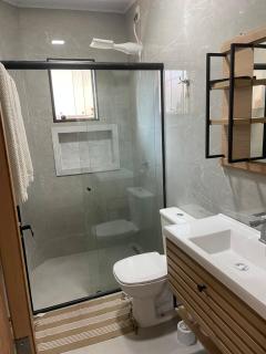 Casa aconchegante com pátio grande - 1 km da Praia - 6