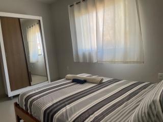 Casa aconchegante com pátio grande - 1 km da Praia - 3