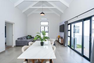 Modern 2 Bed Home with Solar & Braai Langebaan - 8