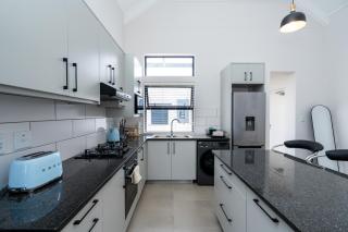 Modern 2 Bed Home with Solar & Braai Langebaan - 9