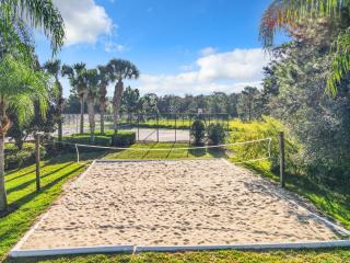 Spacious Villa W Pool, Spa & Game Room - 4