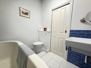 Stylish Hackney Townhouse - 2