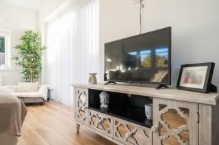 Spacious 4 Bed Home for Contractors & Families - 8