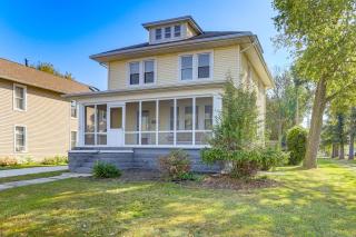 Walk to Port Clinton Lighthouse Home with Deck! - Port Clinton - 0