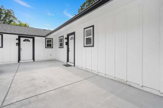 7 Min walk to Golden Belt - 4 Min Drive to Downtown - 7 to Duke - 6