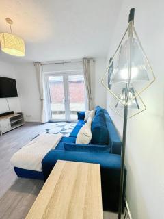 Modern 2-Bed w Parking & Garden - 6