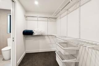 Elevated Tranquility Luxe Lakeview Horizons - 3