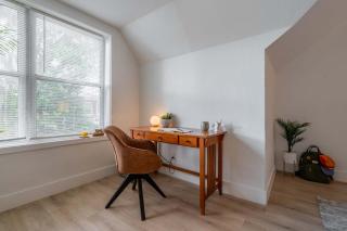 The Key Reno'd Historic 1BD 1 Mile to UF & DT - 2