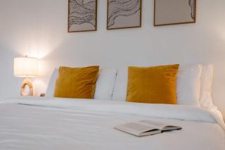 The Key Reno'd Historic 1BD 1 Mile to UF & DT - 1