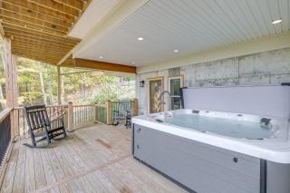 Mtn Views and Spacious Deck! Modern Caldwell Getaway - 9