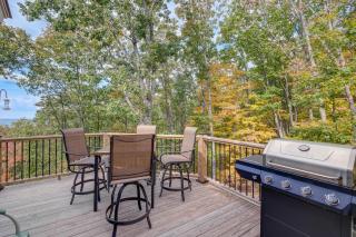 Mtn Views and Spacious Deck! Modern Caldwell Getaway - 8