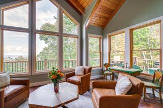 Mtn Views and Spacious Deck! Modern Caldwell Getaway - 6