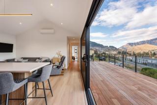 Lakeview Gem NEW Walk To Town Sleeps 6 - 3