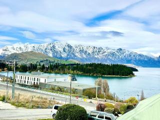 Lakeview Gem NEW Walk To Town Sleeps 6 - 5