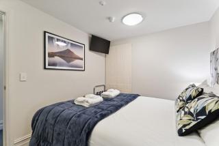 2 Bedroom Lakeside 5 Min Flat Walk To Town - 4