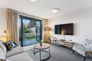 2 Bedroom Lakeside 5 Min Flat Walk To Town - 2