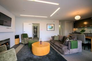 Terrace Apartment 7 With Mountain Views - 3