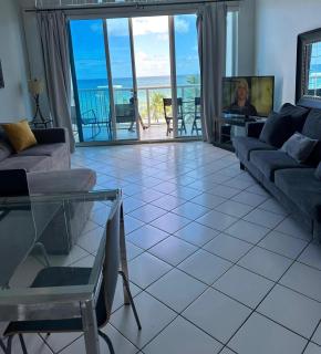 Castle M4 Beachfront Loft with Balcony, Pool, Gym, Beach access, Tennis and FREE Parking - 0