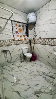 شقة علي البحر مباشرة غرفتين و رسيبشن مكيفة - 1