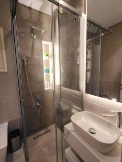 ستوديو فندقي بجوار الجامعه الأمريكيه بالتجمع الخامس - 5