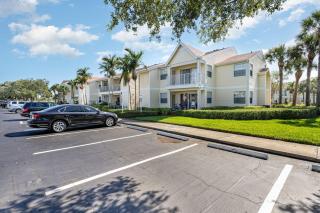 Serene Zen King Bed Condo - Half Mile from Beach - 9