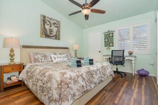Serene Zen King Bed Condo - Half Mile from Beach - 6