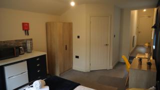 Stylish 6 Bed Apartment - Ideal for Contractors, Health Care workers - Peterborough - 3