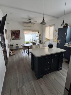 Private Room in Prime Location - 2