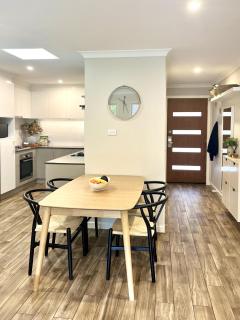 Stylish Townhouse with Private Courtyard - 9