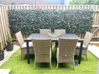 Stylish Townhouse with Private Courtyard - 2