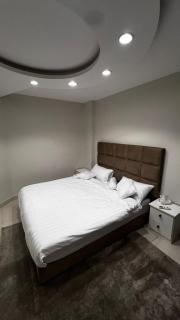 Apartment, room, elegant and comfortable hall, and smart entrance - 7