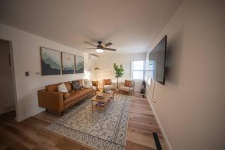 Centrally Located Cozy Modern Home in Bethel - 5