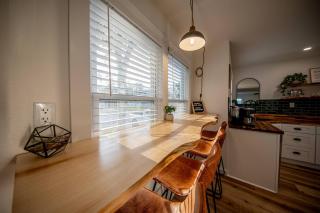 Centrally Located Cozy Modern Home in Bethel - 3