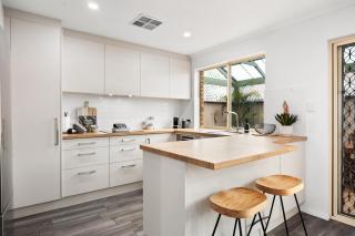 North Haven Days - Modern Comfort near the Beach - 5